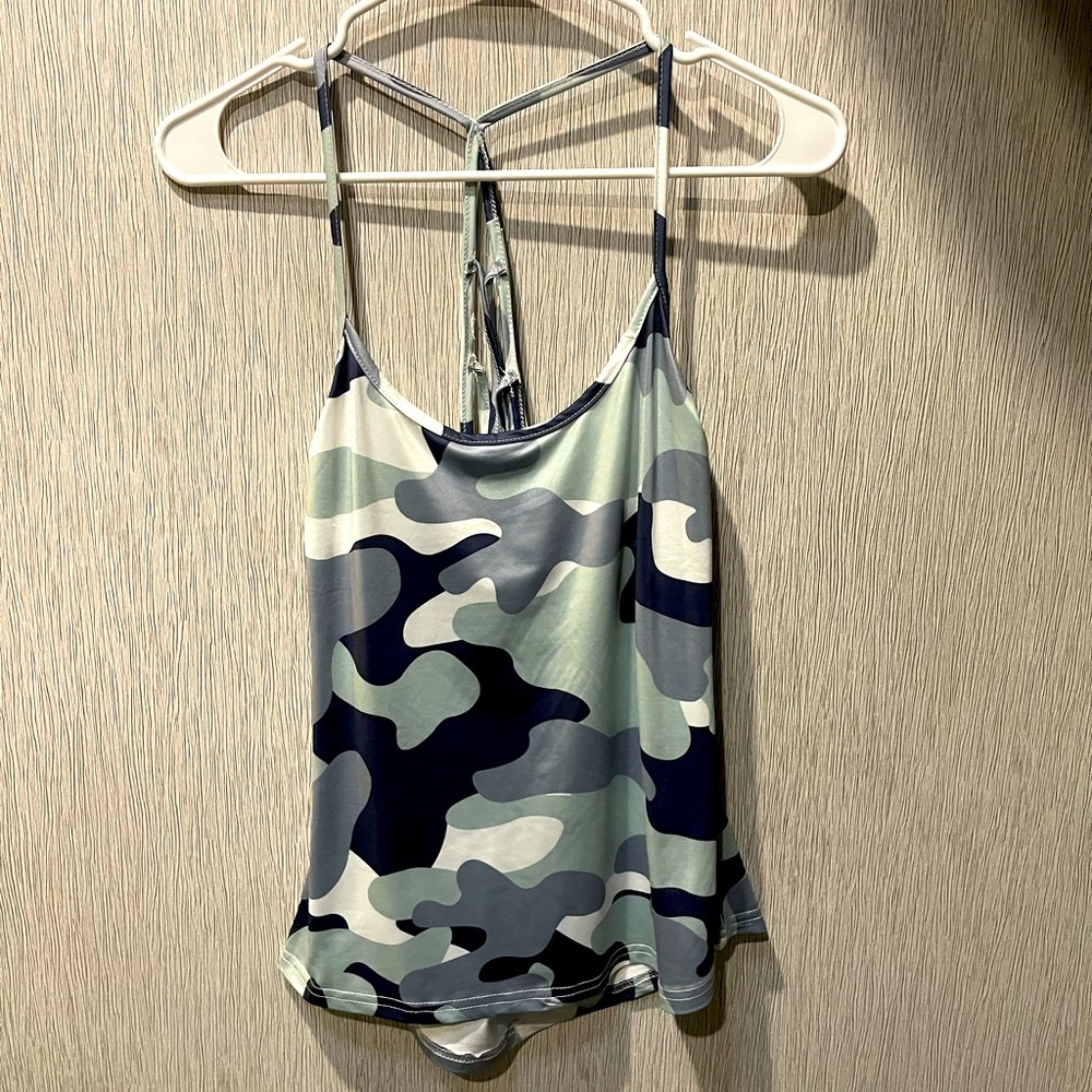 Never been worn women’s tank top